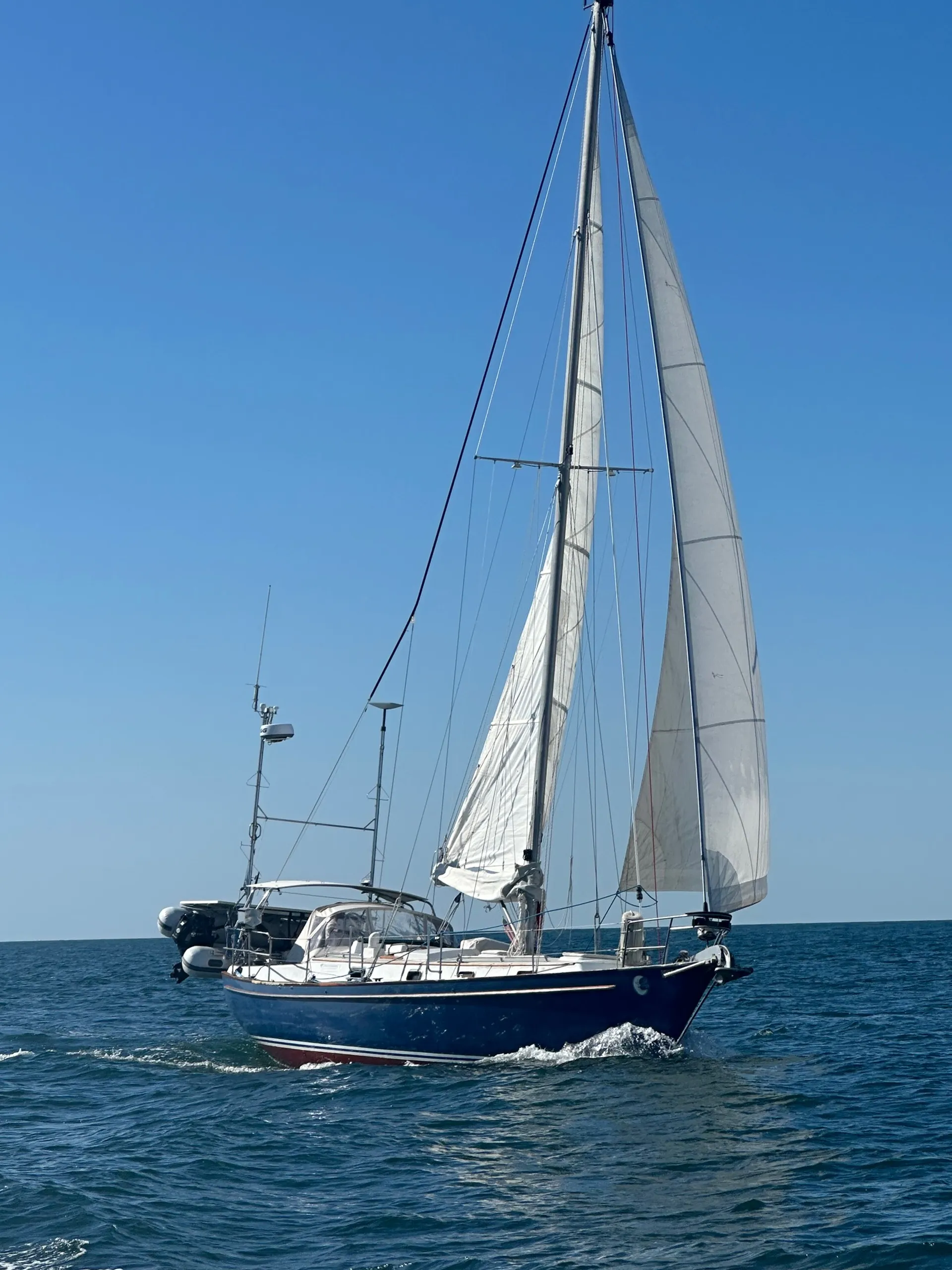 Half Moon, a Pearson 424 sloop, under sail